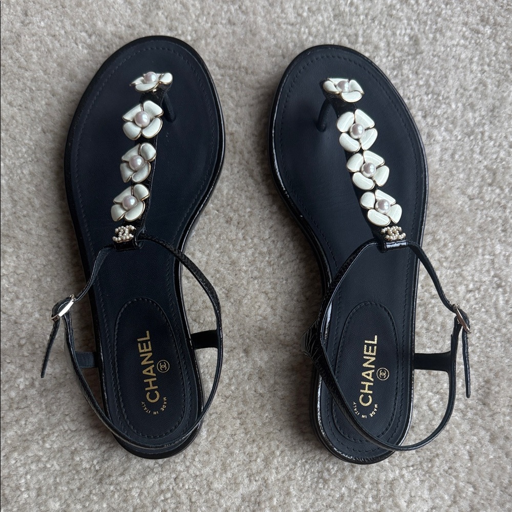 CHANEL Black Sandals with Cream Floral Details